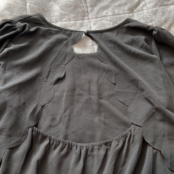 Paper Moon Black Scalloped Detailed Sleeves and Cut Out Back Blouse - Picture 5 of 5